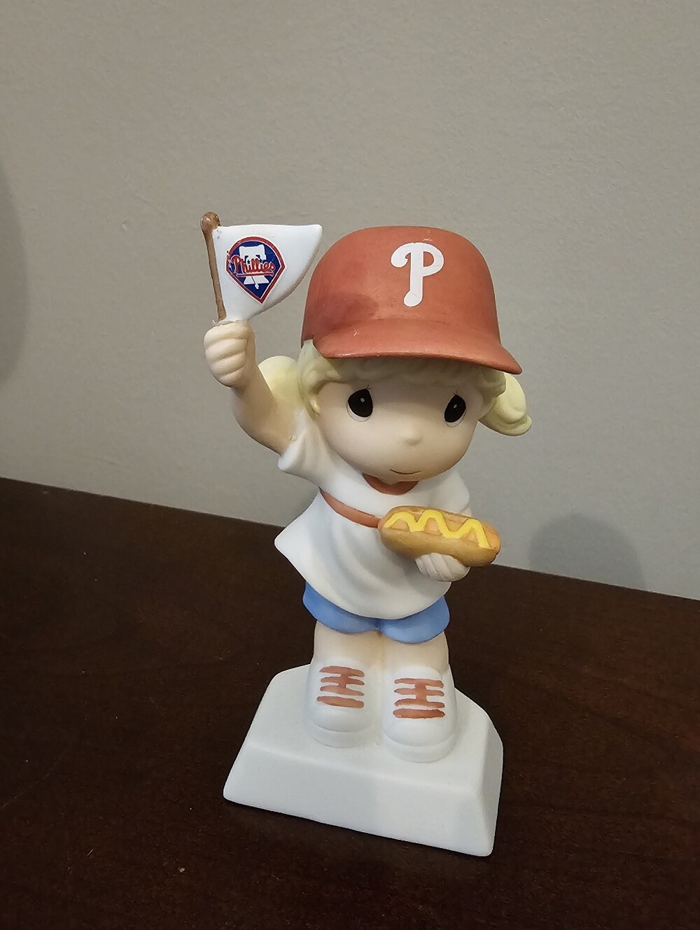 Precious Moments You Make It a Fan-Tastic Day! MLB Philadelphia Phillies 2010